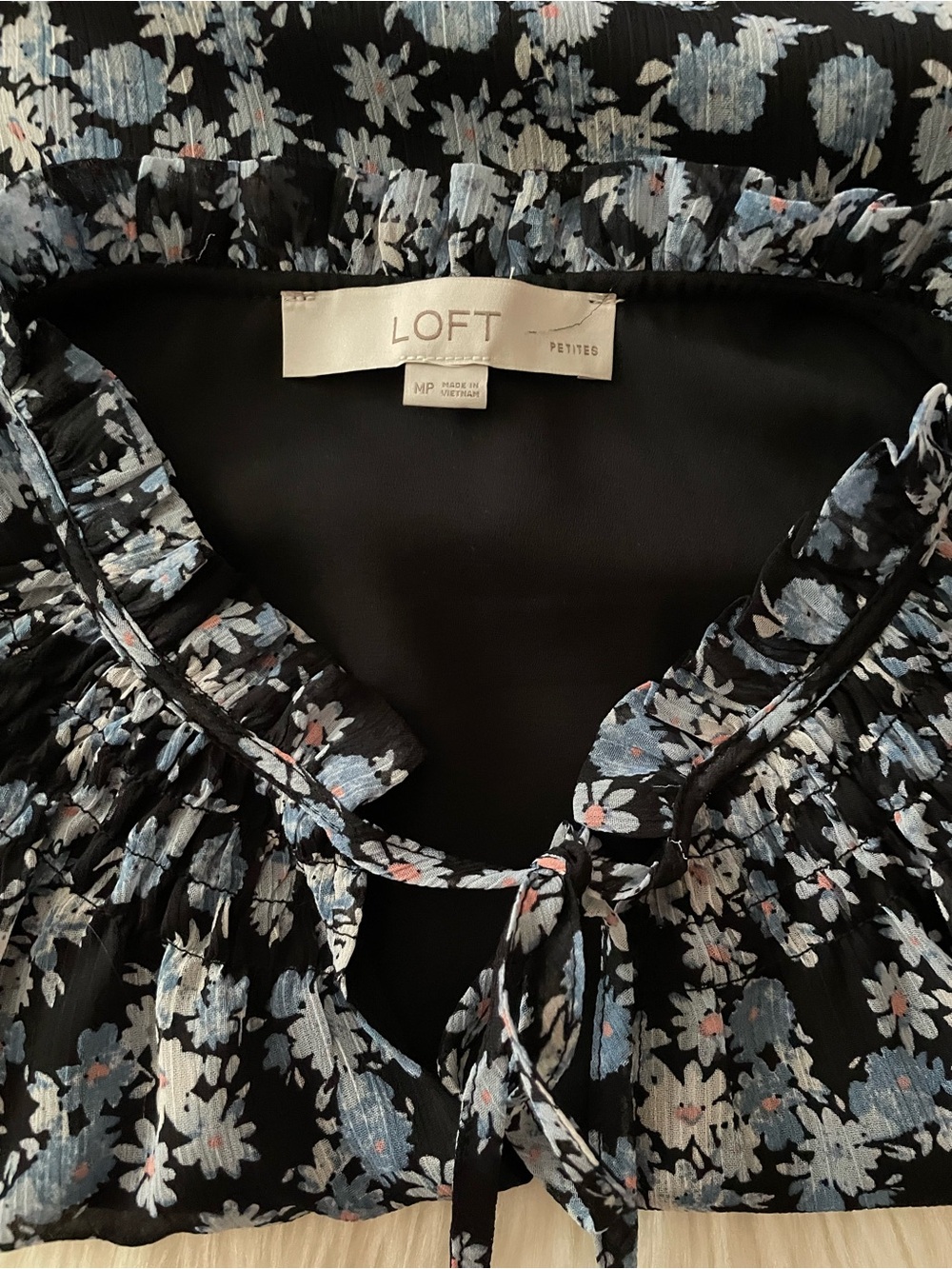 LOFT Black Floral Tie-Neck Cap Sleeve Blouse - Picture 6 of 6